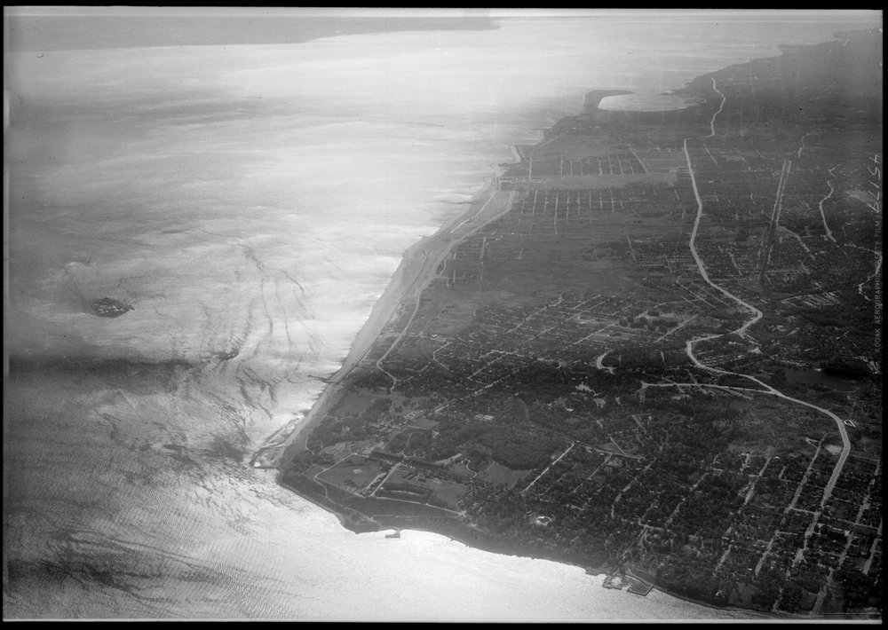 0161a8ebedpr_30180-jpg.jpeg Oblique view looking south showing the South Beach project Fort Wadsworth to Great Kills Park, Hoffman Island at left. (Photo courtesy of the New York City Municipal Archives)