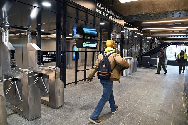 39th Avenue-Dutch Kills station
