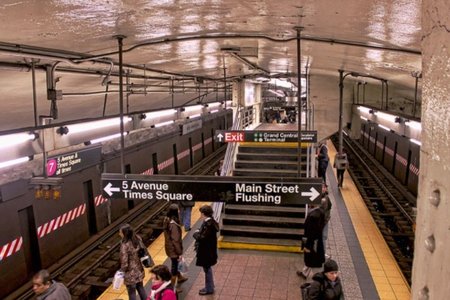 The 7 train platform at Grand Central.