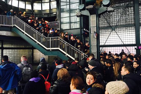7 train delays cause massive backups in 2016