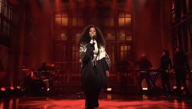 2018_11_ellamai.jpg Ella Mai