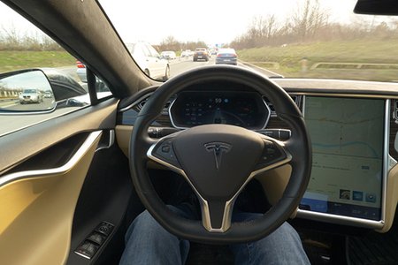 2019_02_autopilottesla.jpg