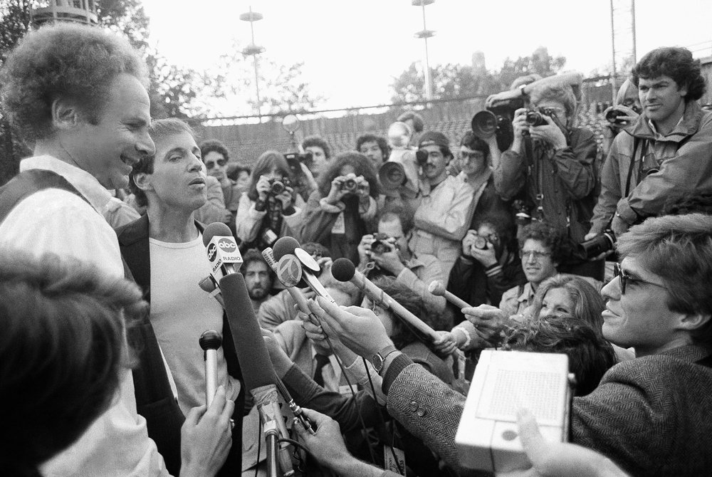 2243d90f3shutterstock_6576043b-jpg.jpeg The duo speaking to the press before the show<br/>(David Handschuh/AP/Shutterstock)