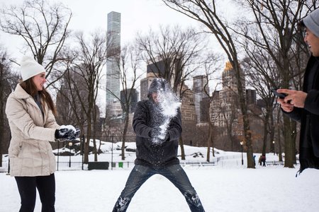 316ad4f76snowfight-1-jpg.jpeg