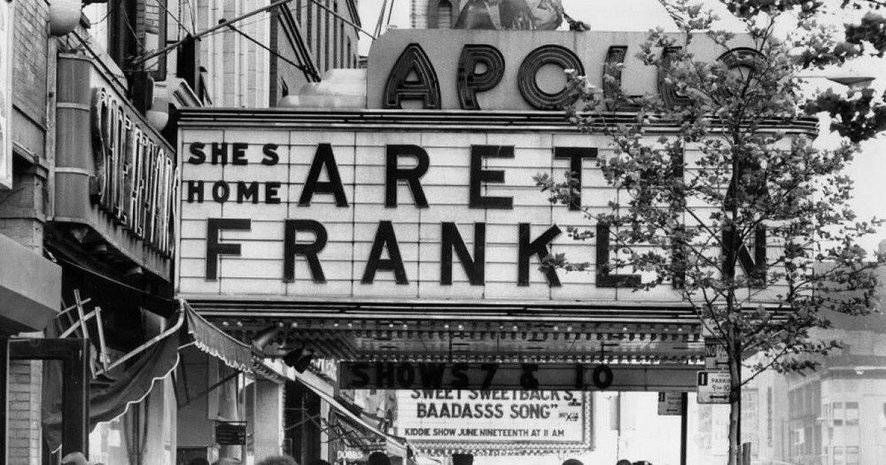 Aretha marquee in 1971. (Courtesy of the Apollo Theater)