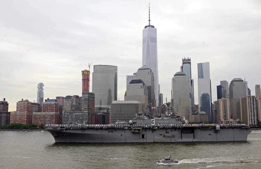 535a75e3d34042555964_88fd4b9ceb_o-jpg.jpeg The amphibious assault ship USS Kearsarge (LHD 3) passing the One World Trade Center during the 2017 Fleet Week New York's Parade of Ships. (U.S. Navy photo by Chief Mass Communication Specialist Travis Simmons)