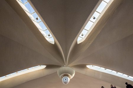 From a <a href="http://gothamist.com/2015/10/22/twa_terminal_hotel_photos.php#photo-1">2015 visit to the TWA Terminal</a><br>