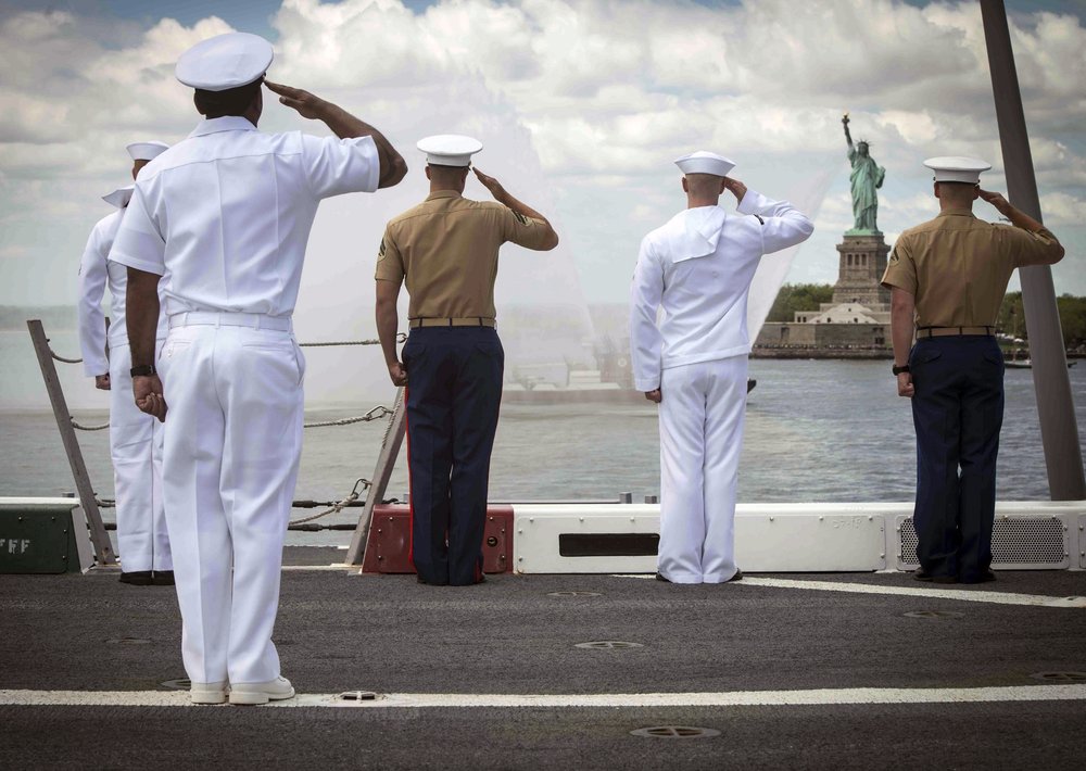 6ff79de0042322098421_ae5808c706_k-jpg.jpeg Sailors and Marines aboard USS Arlington (LPD 24) man the rails upon entry into New York City to celebrate Fleet Week New York. (U.S. Navy photo by Mass Communication Specialist 3rd Class Jake Stanley)
