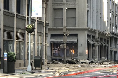 Looking at 21st Street and Fifth Avenue (Jen Chung / Gothamist)