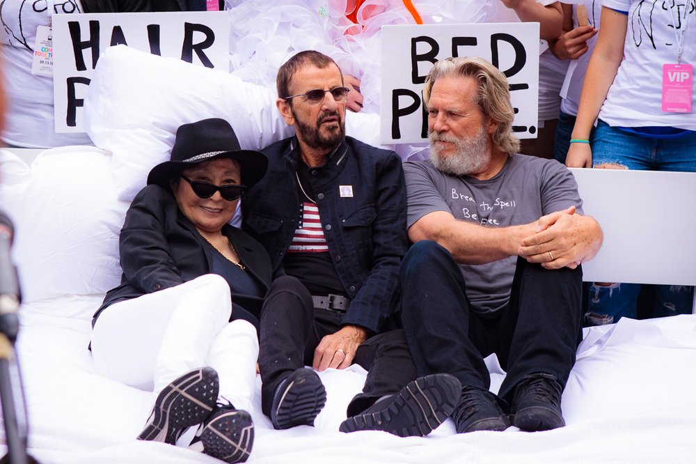 8f149dc6f20180913_lennonbus_007-jpg.jpeg Yoko Ono, Ringo Starr and Jeff Bridges (Photo by <a href="http://www.sachynmital.com/">Sachyn Mital</a>)