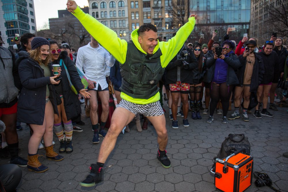 a7f2af327nopants-93-jpg.jpeg