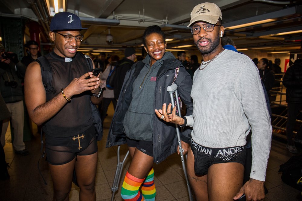 fc01a5620nopants-57-jpg.jpeg