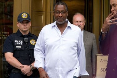 Norman Seabrook leaves court in 2016. His last trial ended in a mistrial